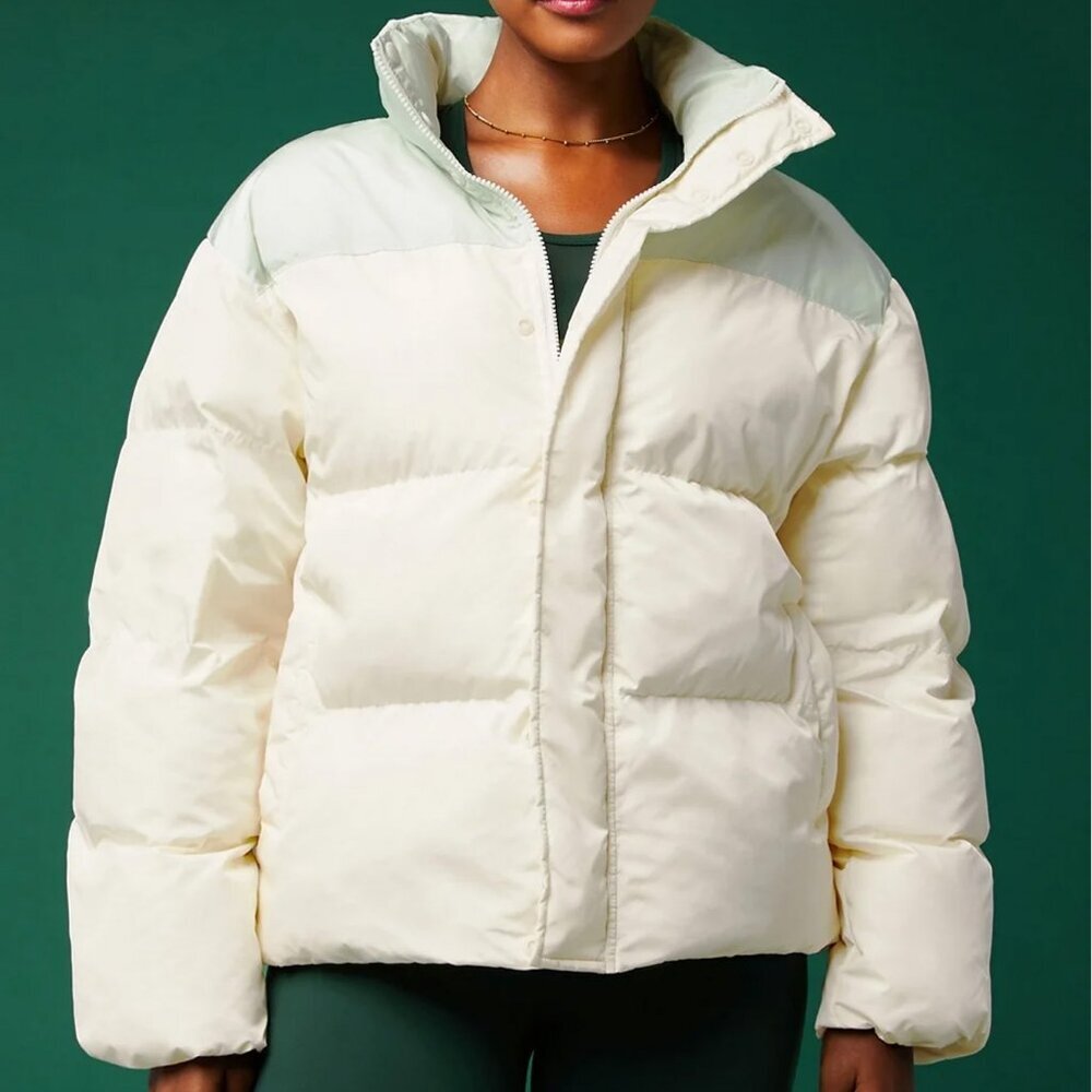 NEW Fabletics Essential Puffer Jacket Medium Bone/Faded Mint Shine $129 Cozy
